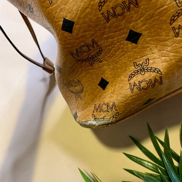 Authentic MCM Liz Reversible Visetos Shopper (med) - Picture 9 of 16